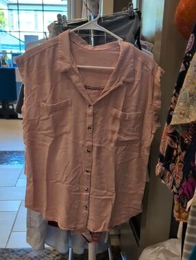 Womens Dusty Rose Button-Front Cap Sleeve Top